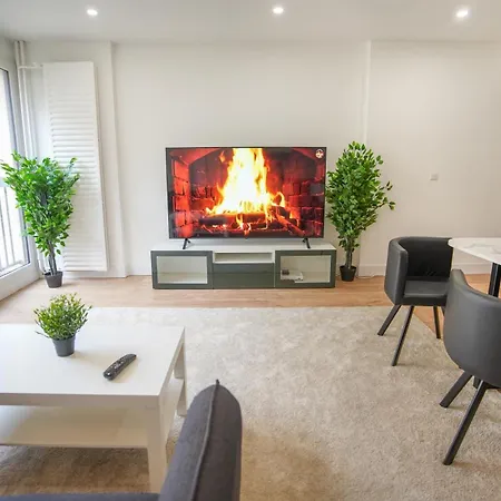 Keyless Moderne Et Spacieux 90 M2 Parking Apartment